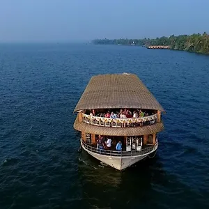 https://cosy-houseboats.kerala-hotels.net